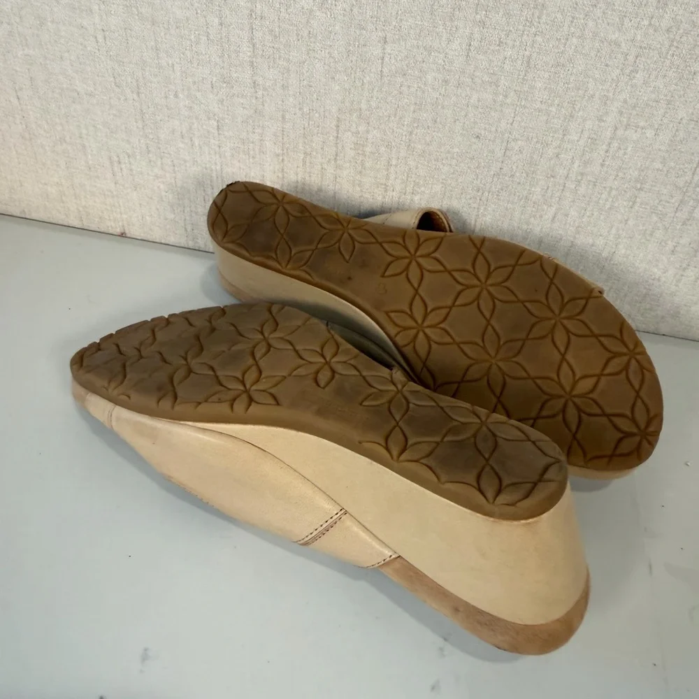 Baretraps  Winona And Women Wedge Size 10 Color Tan‎